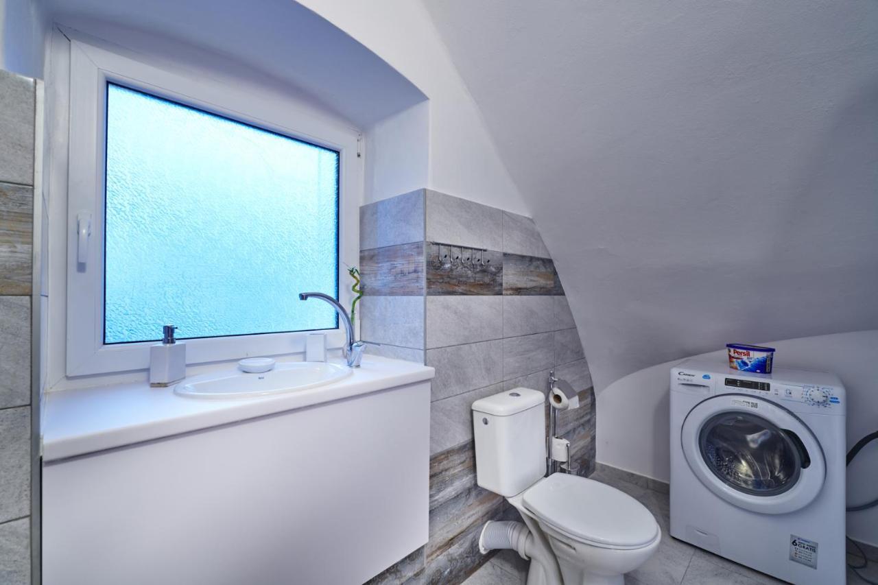 Apartman Bb Centrum Banská Bystrica Exteriör bild