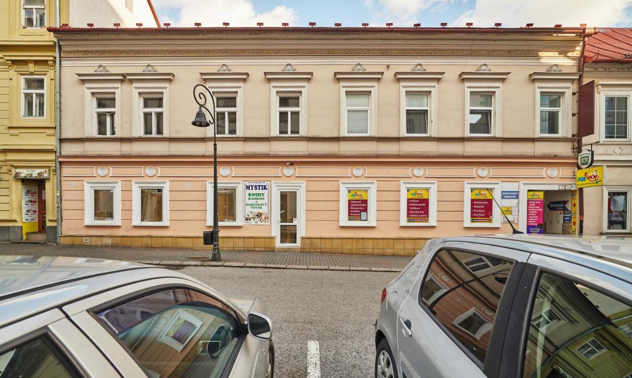 Apartman Bb Centrum Banská Bystrica Exteriör bild