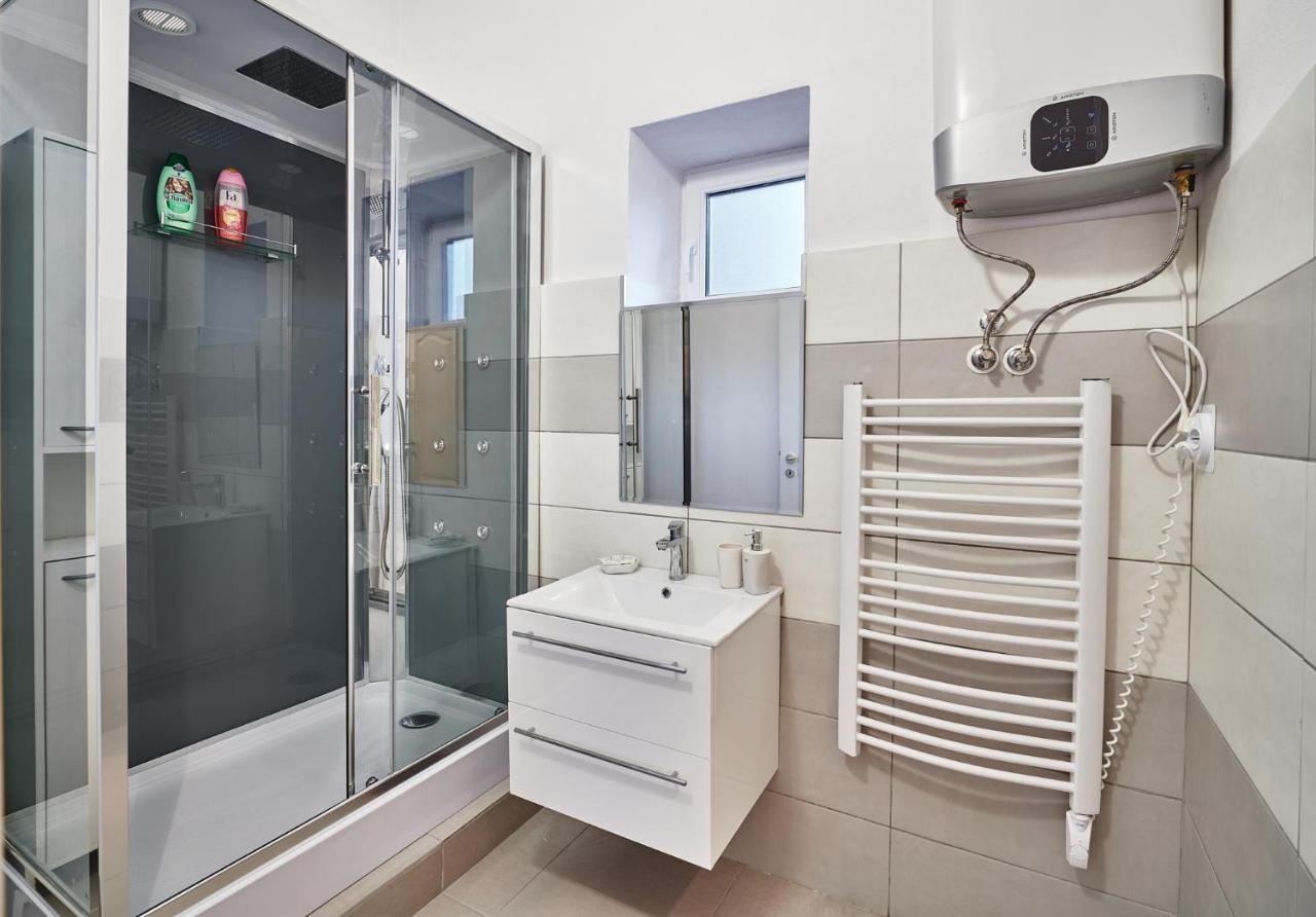 Apartman Bb Centrum Banská Bystrica Exteriör bild