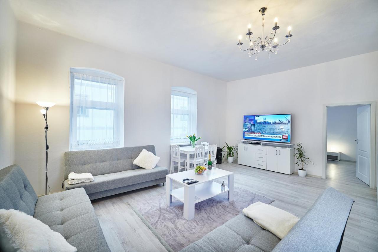 Apartman Bb Centrum Banská Bystrica Exteriör bild