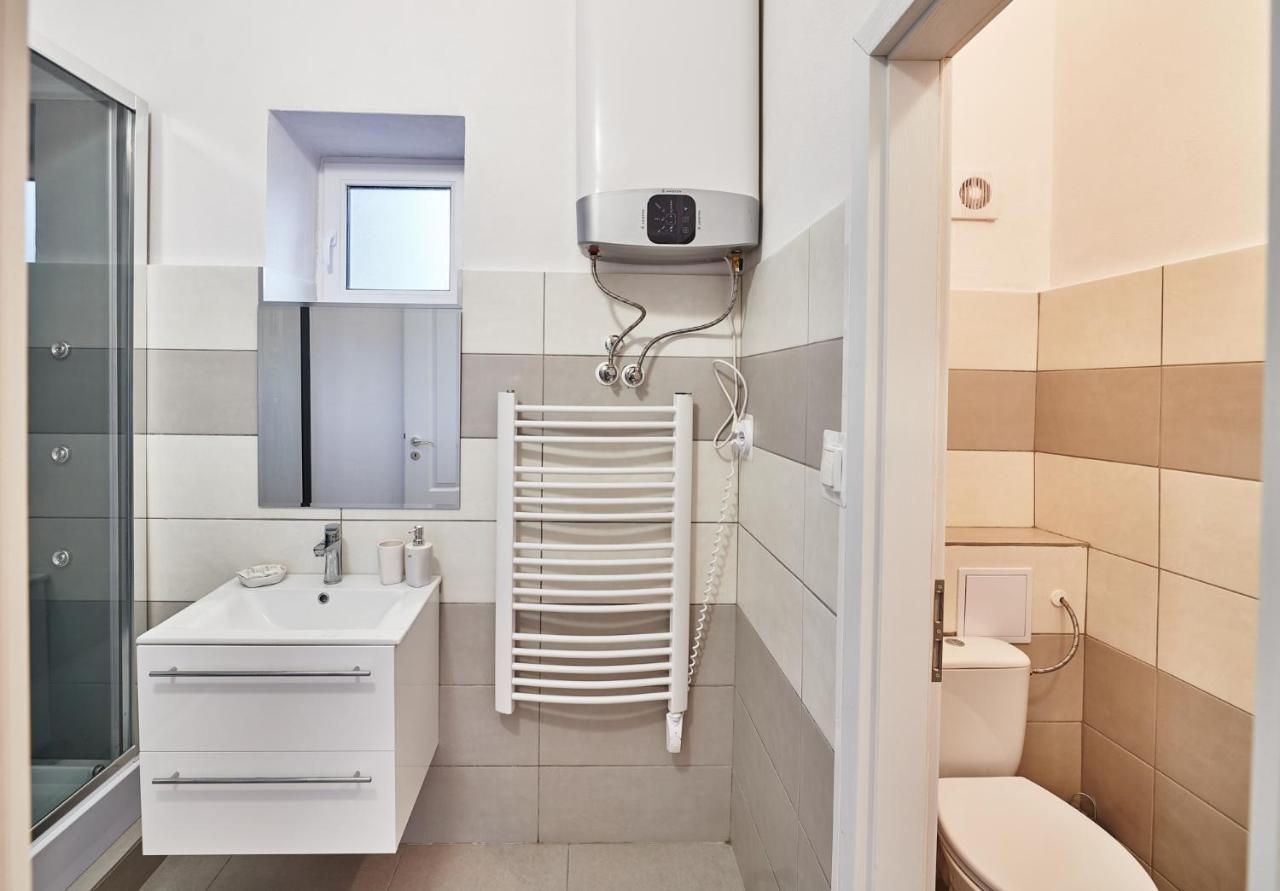 Apartman Bb Centrum Banská Bystrica Exteriör bild